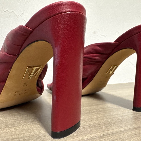 Tamara Mellon Savanna Nappa heels mules sandals pumps in dark red. - Picture 4 of 7